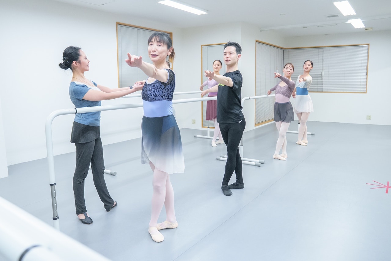 大人バレエアカデミー&trade; 大人のためのバレエレッスン